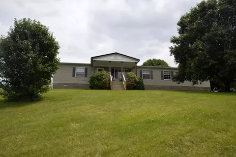 7223 Mt Carmel Rd, Maysville, KY 41056