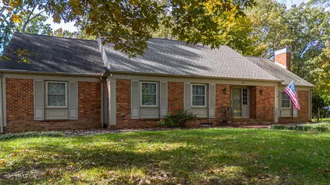 201 Maxfield Dr, Paducah, KY 42001