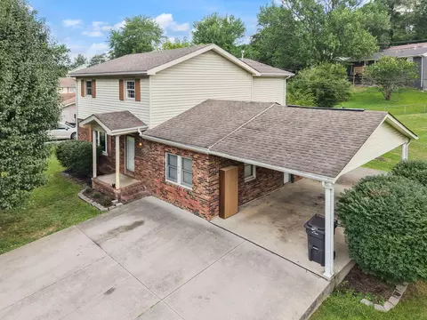 697 Oaklawn Cir, Corbin, KY 40701