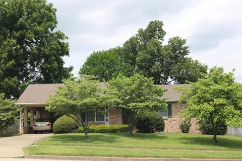 106 Clinton Dr, Paris, KY 40361