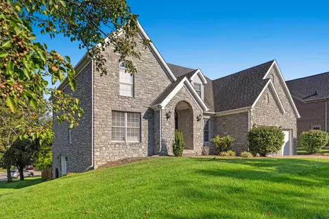 501 Lake Valley Dr, Lexington, KY 40509