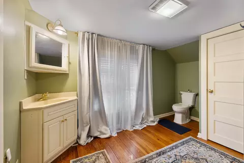Bath - 507 S 6th St, Murray, KY 42071 photo 3 of 5
