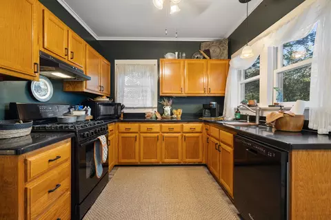 Kitchen - 507 S 6th St, Murray, KY 42071 photo 3 of 5