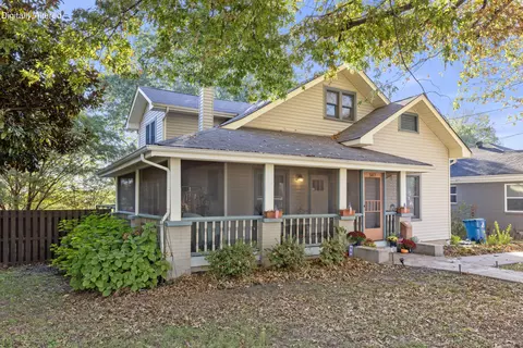 Exterior - 507 S 6th St, Murray, KY 42071 photo 3 of 12