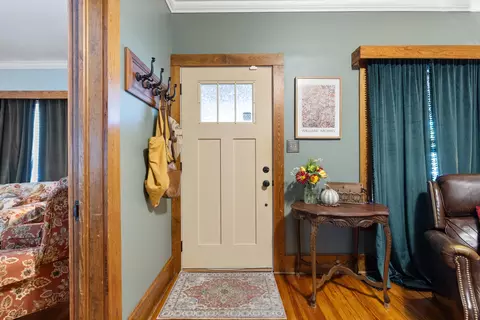 Entry Way - 507 S 6th St, Murray, KY 42071 photo 1 of 5