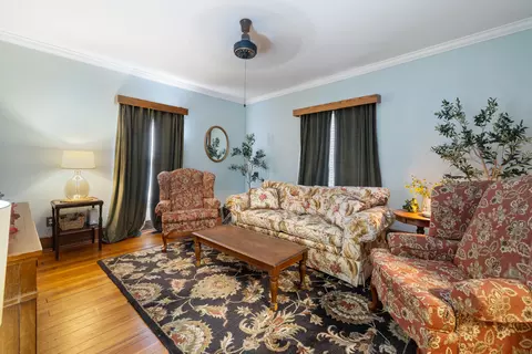 Living - 507 S 6th St, Murray, KY 42071 photo 2 of 3