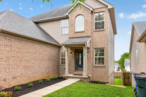 925 Winding Oak Trl, Lexington, KY 40511