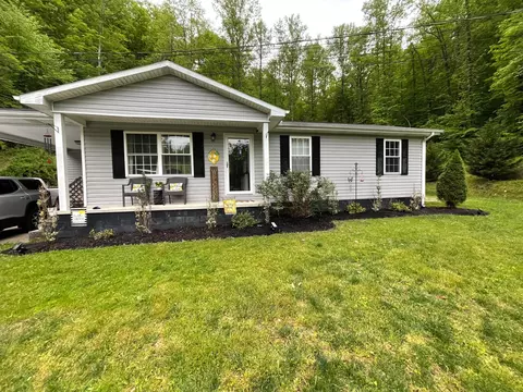 216 Rose Dr, Prestonsburg, KY 41653