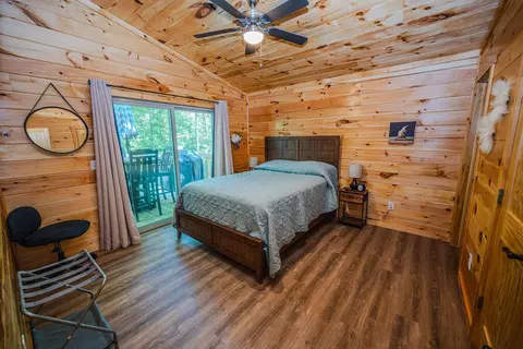Bedroom - 168 Eagle Ridge Rd, Campton, KY 41301 photo 2 of 4