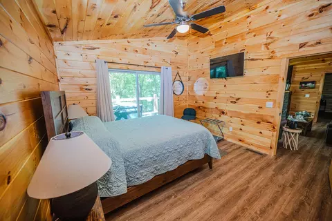 Bedroom - 168 Eagle Ridge Rd, Campton, KY 41301 photo 4 of 4