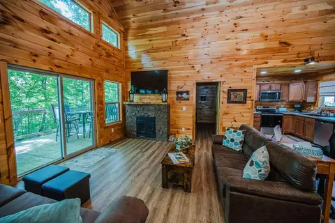 Living - 168 Eagle Ridge Rd, Campton, KY 41301 photo 3 of 4