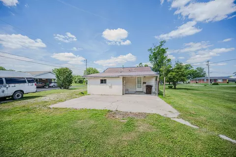 Exterior - 829 Maple St, Stanton, KY 40380 photo 5 of 5