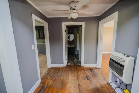 Entry Way - 829 Maple St, Stanton, KY 40380 photo 2 of 2