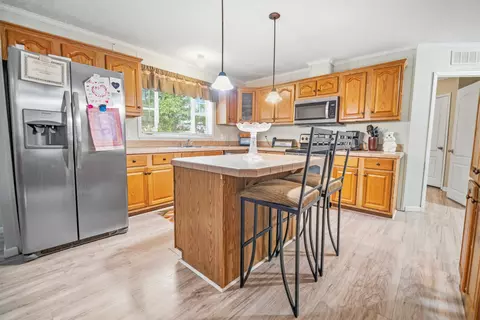 Kitchen - 80 William Ct, Nancy, KY 42544 photo 2 of 3