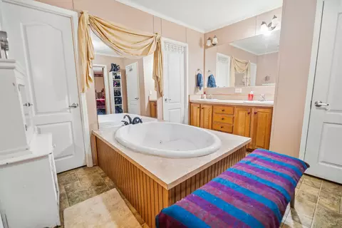 Bath - 80 William Ct, Nancy, KY 42544 photo 1 of 7