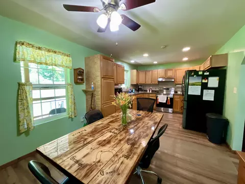 Dining - 67 Pine Mountain Rd, Campton, KY 41301 photo 1 of 2