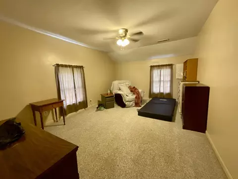 Bedroom - 67 Pine Mountain Rd, Campton, KY 41301 photo 2 of 3