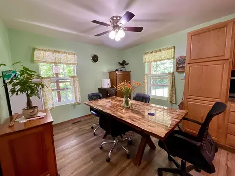 Dining - 67 Pine Mountain Rd, Campton, KY 41301 photo 2 of 2