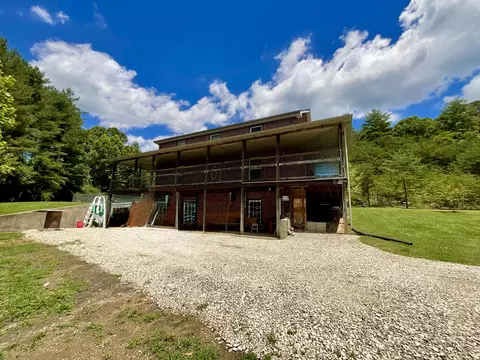 Exterior - 67 Pine Mountain Rd, Campton, KY 41301 photo 12 of 21