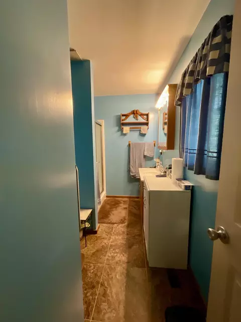 Bath - 67 Pine Mountain Rd, Campton, KY 41301 photo 4 of 6