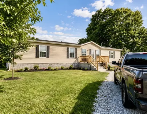 626 Center Ave, Wurtland, KY 41144