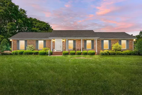 699 Foston Chapel Rd, Hopkinsville, KY 42240