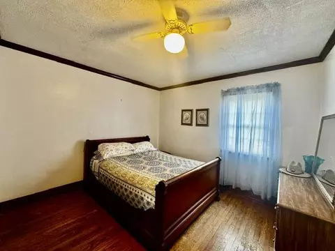 Bedroom - 901 Exeter Ave, Middlesboro, KY 40965 photo 4 of 5