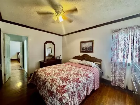 Bedroom - 901 Exeter Ave, Middlesboro, KY 40965 photo 1 of 5