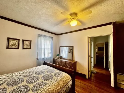 Bedroom - 901 Exeter Ave, Middlesboro, KY 40965 photo 3 of 5