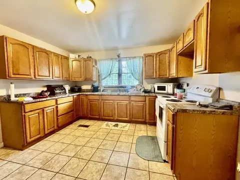 Kitchen - 901 Exeter Ave, Middlesboro, KY 40965 photo 1 of 1
