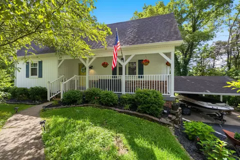 890 Gwinn Island Rd, Danville, KY 40422