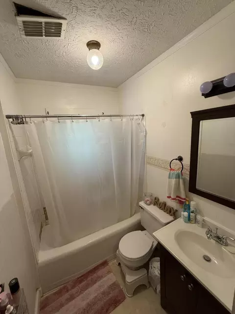 Bath - 100 West St, Brodhead, KY 40409 photo 1 of 1