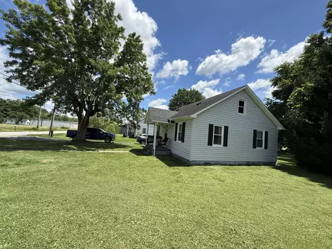 Exterior - 100 West St, Brodhead, KY 40409 photo 1 of 9