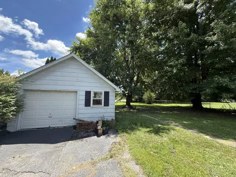 Exterior - 100 West St, Brodhead, KY 40409 photo 6 of 9
