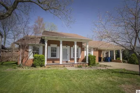 1656 College Ter, Murray, KY 42071