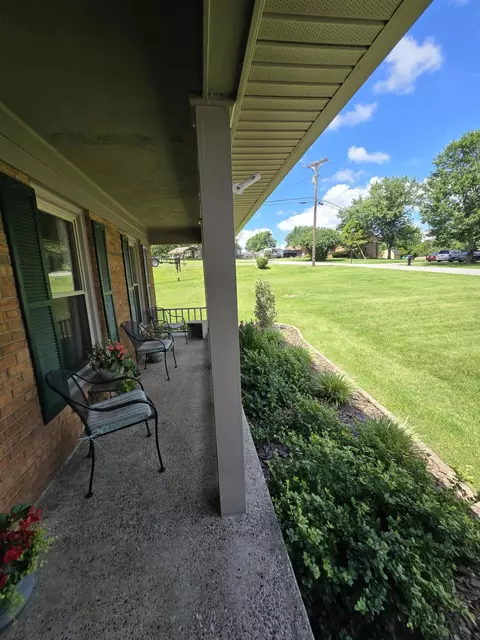 Exterior - 386 Coldstream Dr, Danville, KY 40422 photo 5 of 9