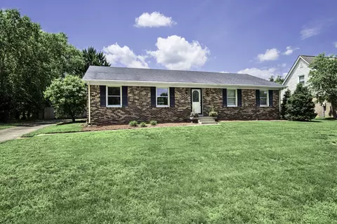 206 Dove Park, Versailles, KY 40383