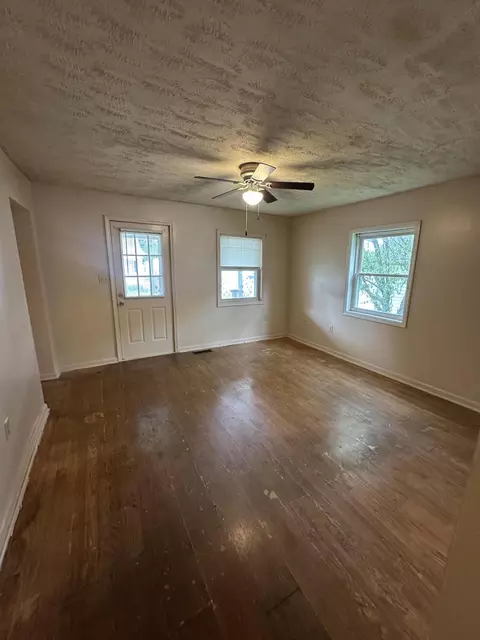 220 E Washington St, Winchester, KY 40391 photo 3
