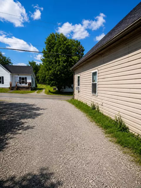 220 E Washington St, Winchester, KY 40391 photo 2