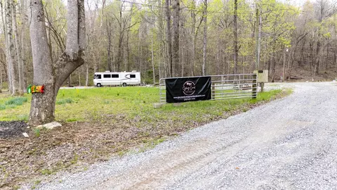 620 Perry Springs Rd, Eddyville, KY 42038