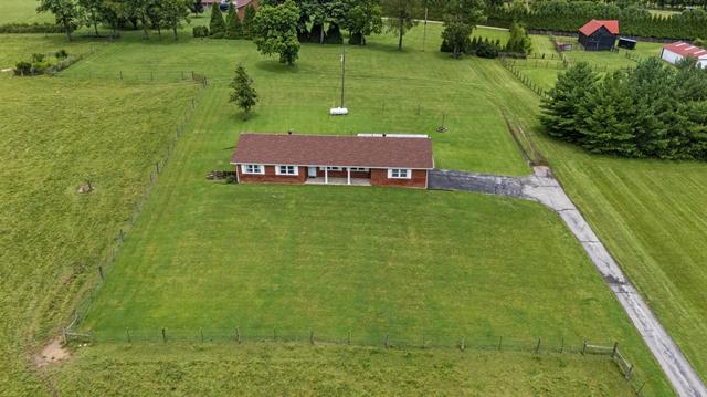 1055 Graves Rd, Stamping Ground, KY 40379
