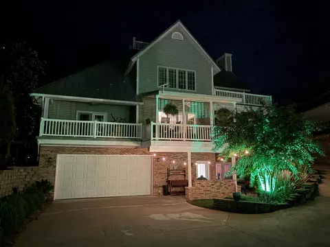 738 Marina Village Dr, Grand Rivers, KY 42045