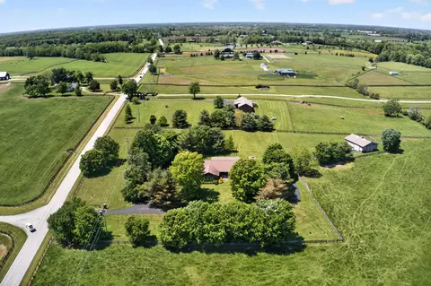 3122 Georgetown Rd, Paris, KY 40361