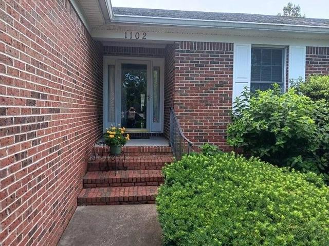1102 Robinwood Dr, Paducah, KY 42001