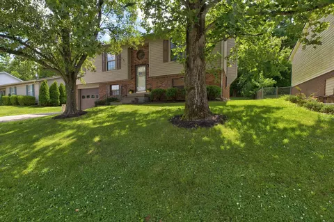 872 Stratton Ln, Winchester, KY 40391