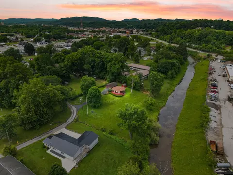 412 Wenzel Ave, Corbin, KY 40701 photo 2