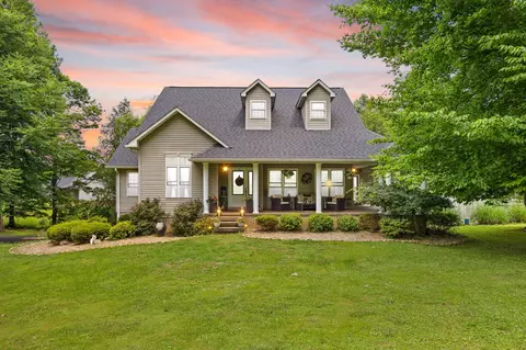 398 Carriage Ln, Jamestown, KY 42629