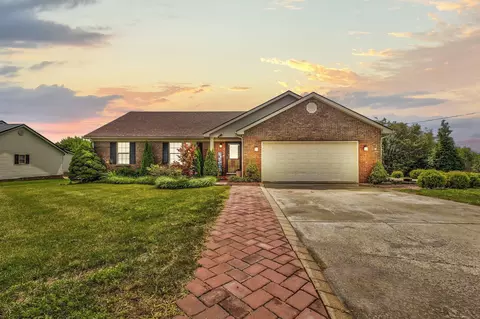 210 Helena Dr, Mount Sterling, KY 40353