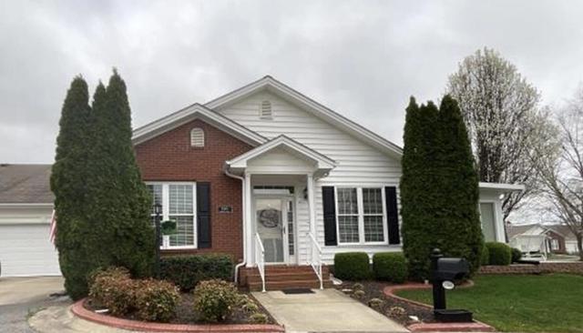 2360 Lakewood Dr, Paducah, KY 42003