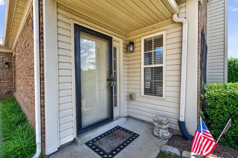 498 Goldon Trophy Trl, Lexington, KY 40514